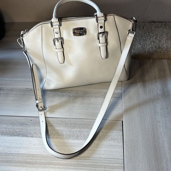Michael Kors Large Satchel Style Bag in White Roomy with Handles Crossbody Strap - Picture 2 of 13